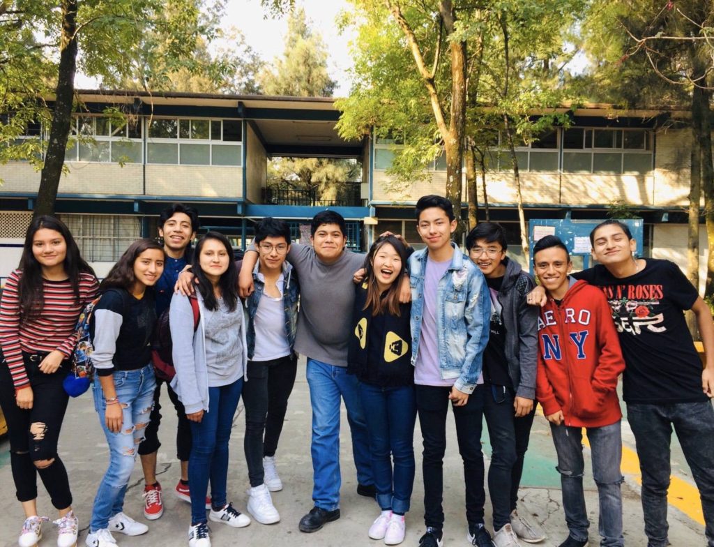メキシコの学校の友達と(高校留学)